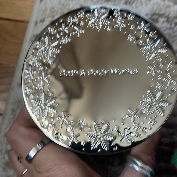 Perfect lil gift holiday color wash clothes n a delicious smelling candle new - Picture 3 of 7